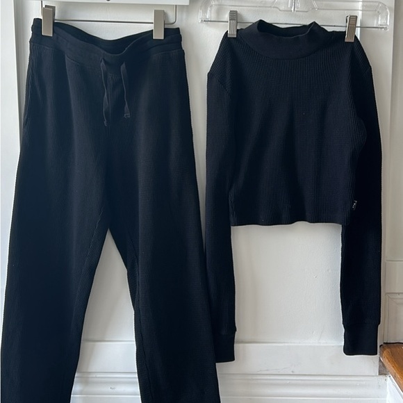 Aritzia Pants - Aritzia TNA waffle pants and top set size XXS